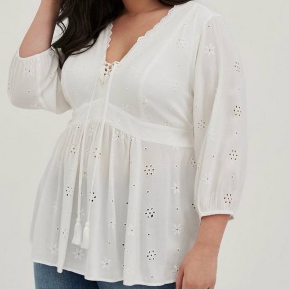 Torrid Peasant Babydoll White Eyelet Embroidered Blouse Size 2X